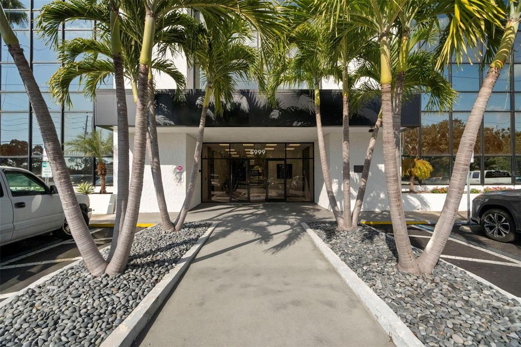 Photo of 5999 Central Avenue #400, St Petersburg, FL 33710 (MLS # TB8462613)