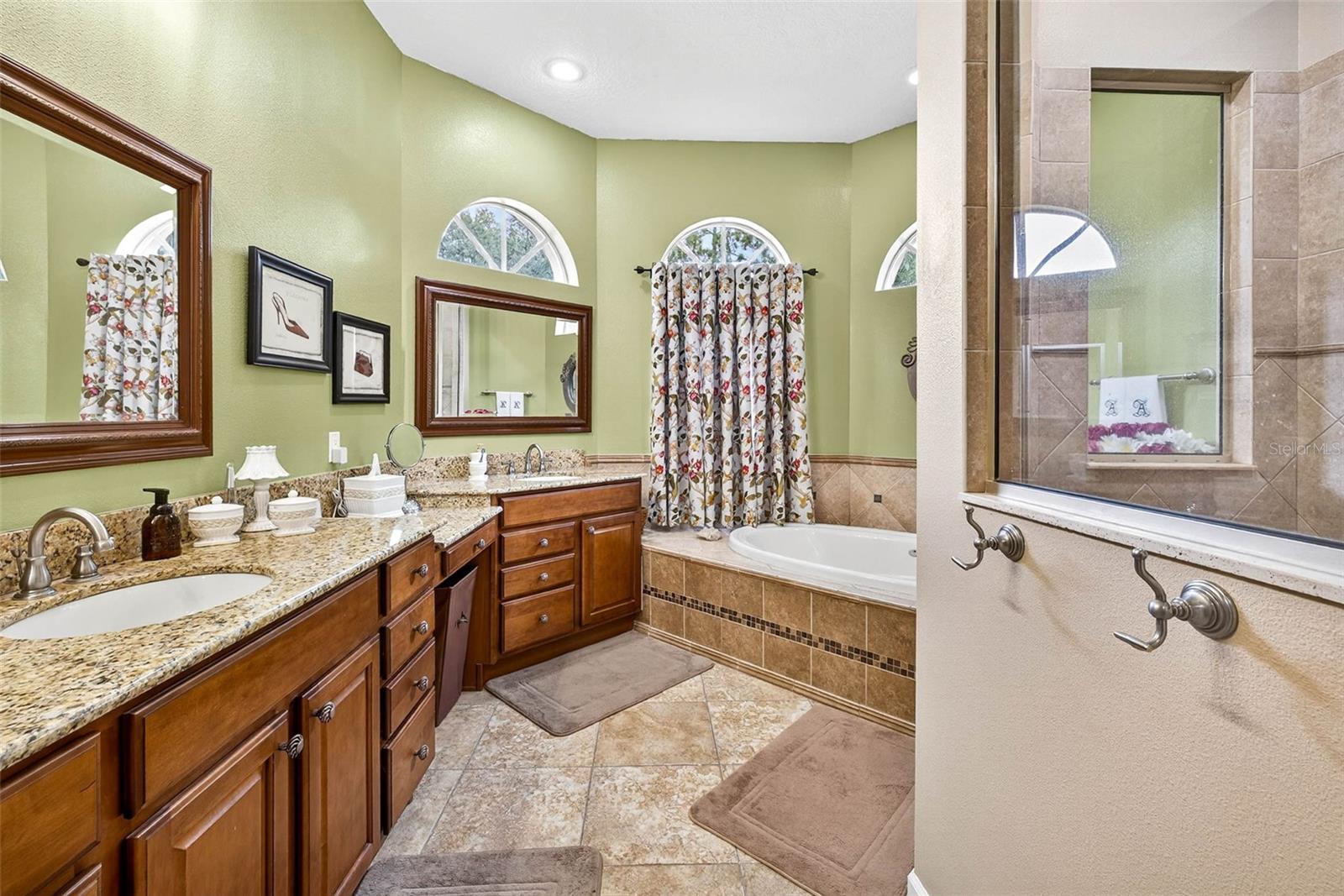 VIRGINIA ACRES - Residential