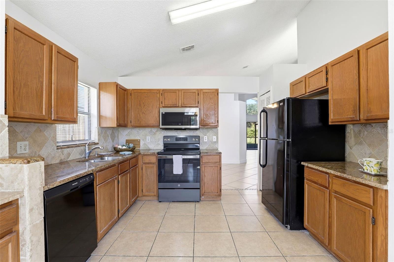 LAKEVIEW VILLAGE - Residential