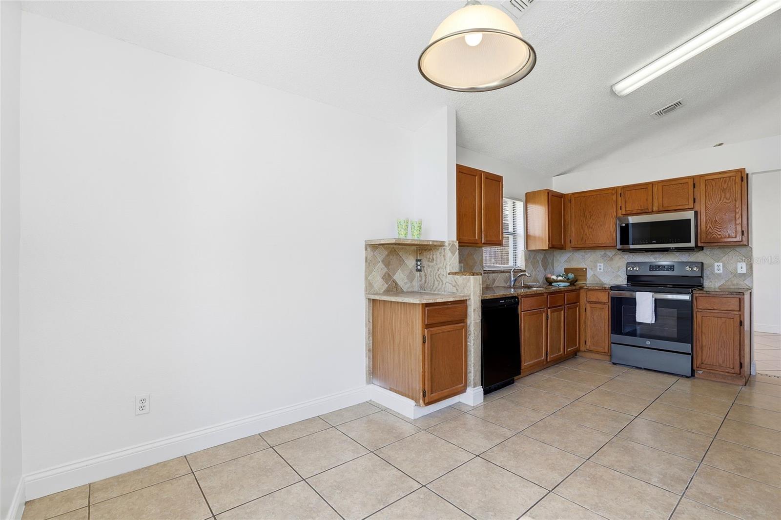 LAKEVIEW VILLAGE - Residential