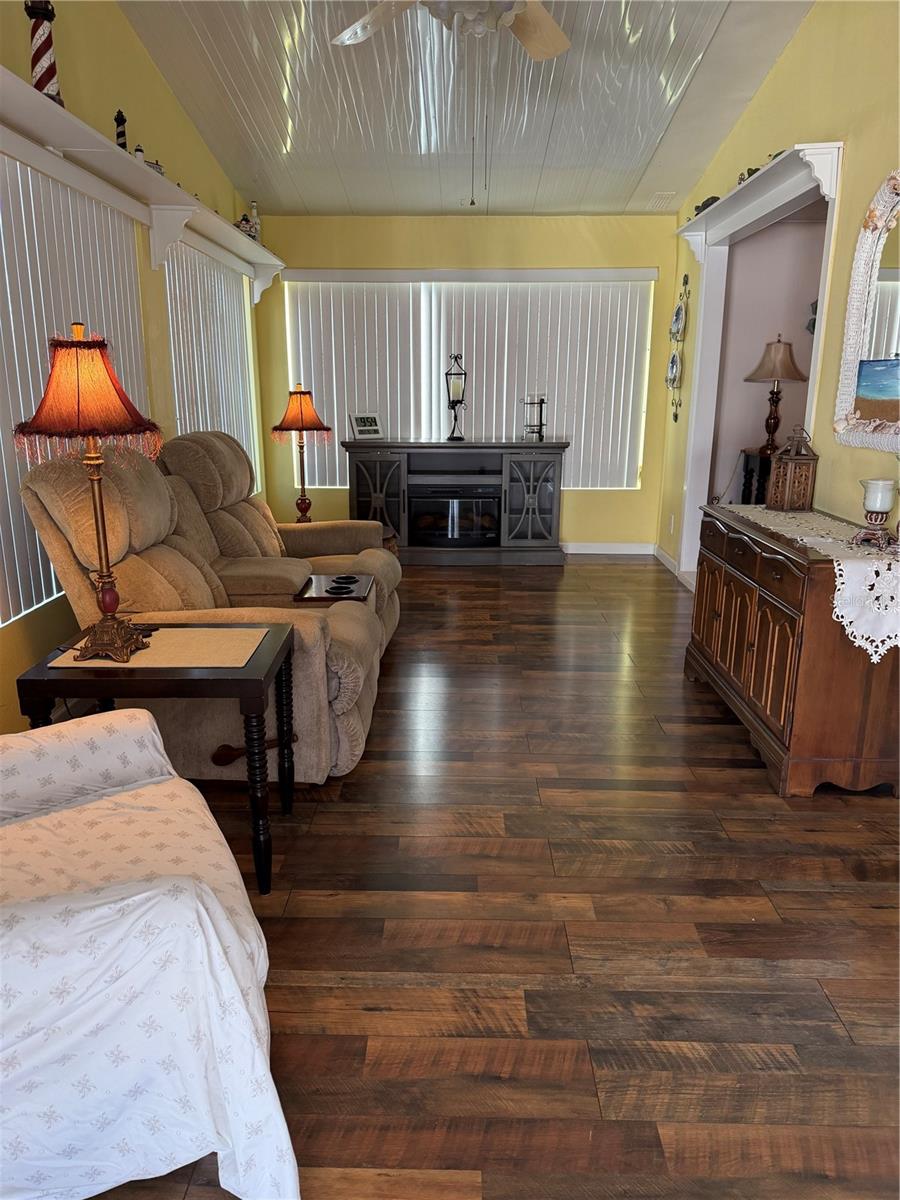 OAKWOOD ESTATES - Residential