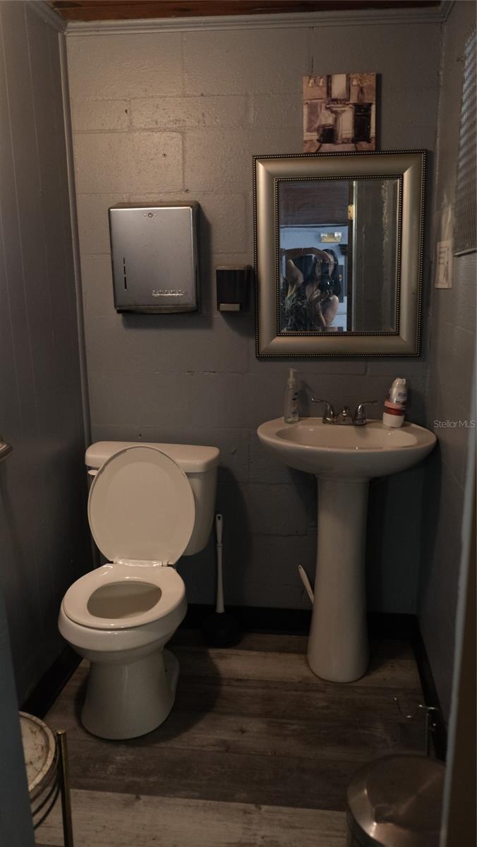 HEADS HARMON SUB - Commercial Sale