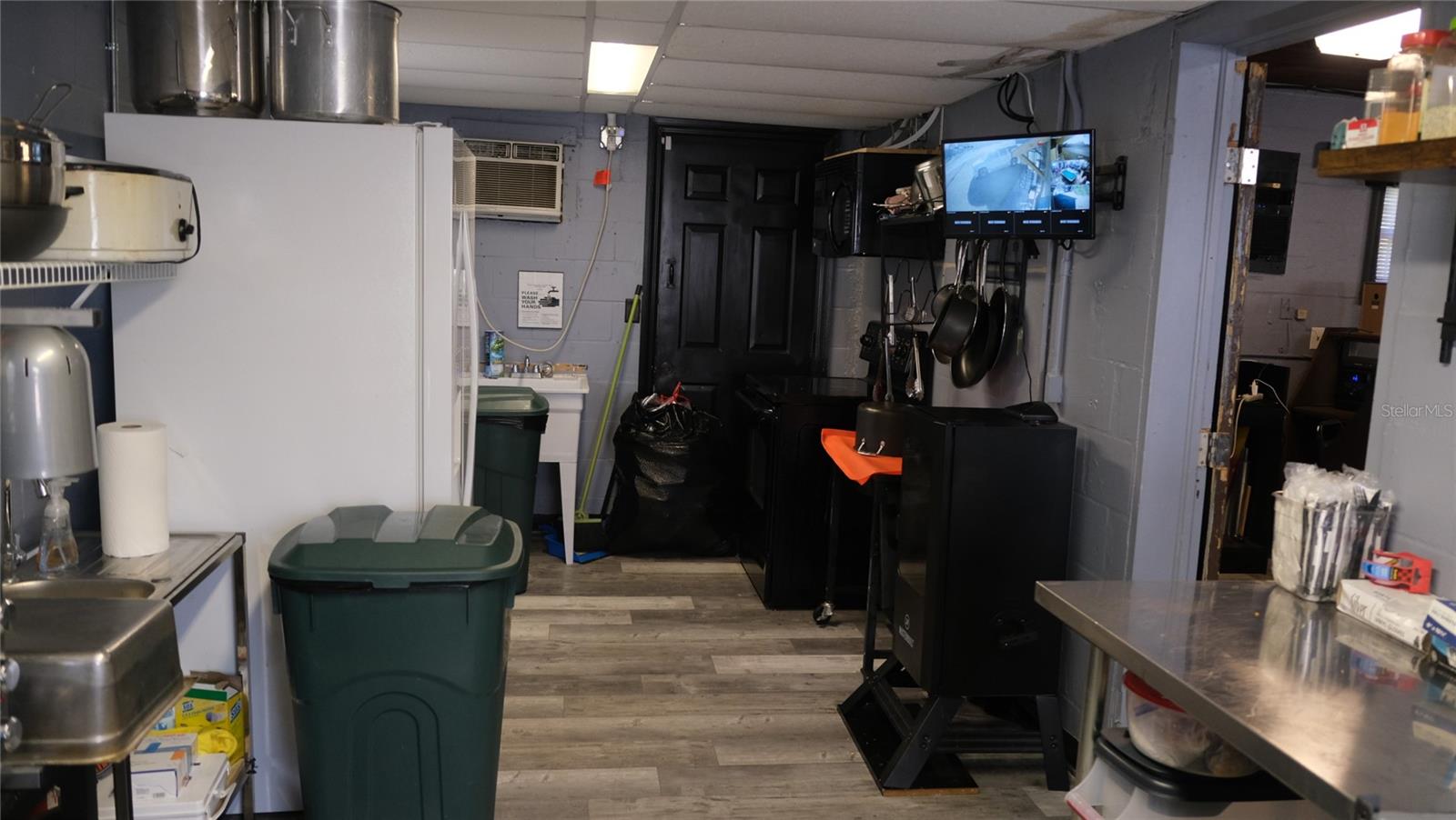 HEADS HARMON SUB - Commercial Sale