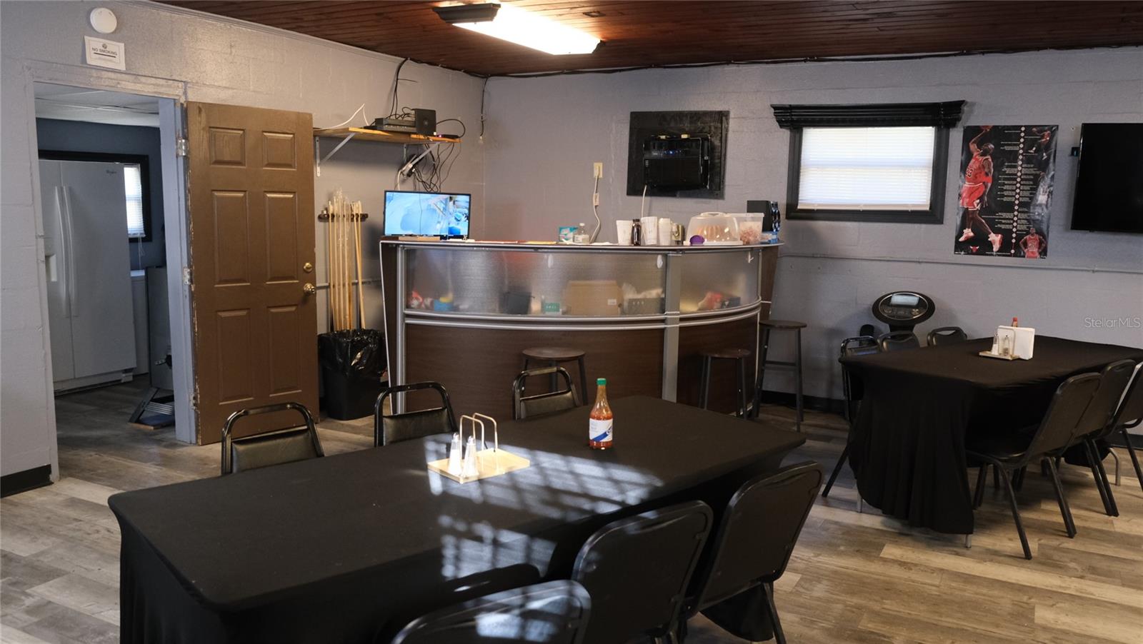 HEADS HARMON SUB - Commercial Sale