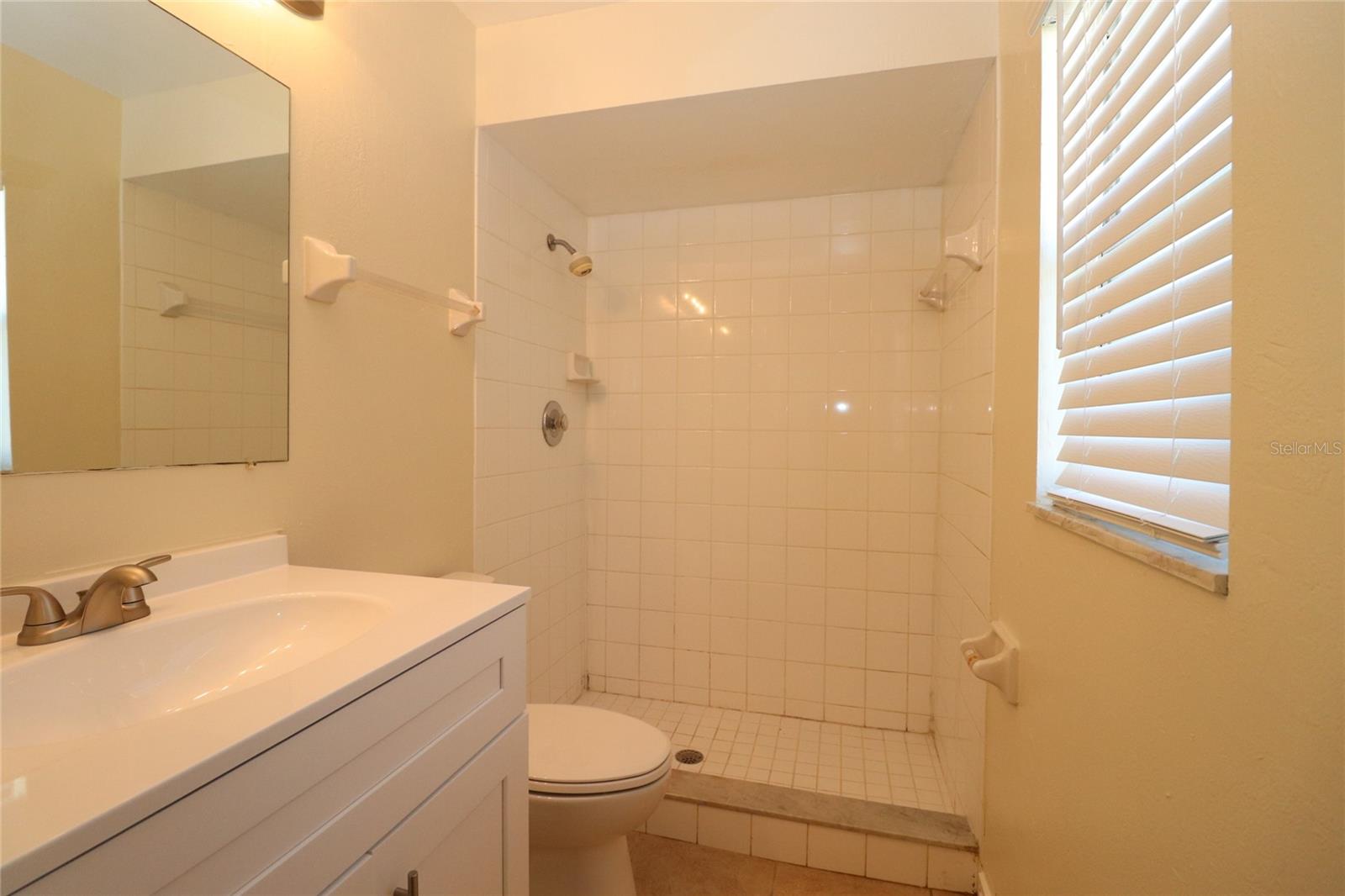 BONNIE BROOK - Residential Lease