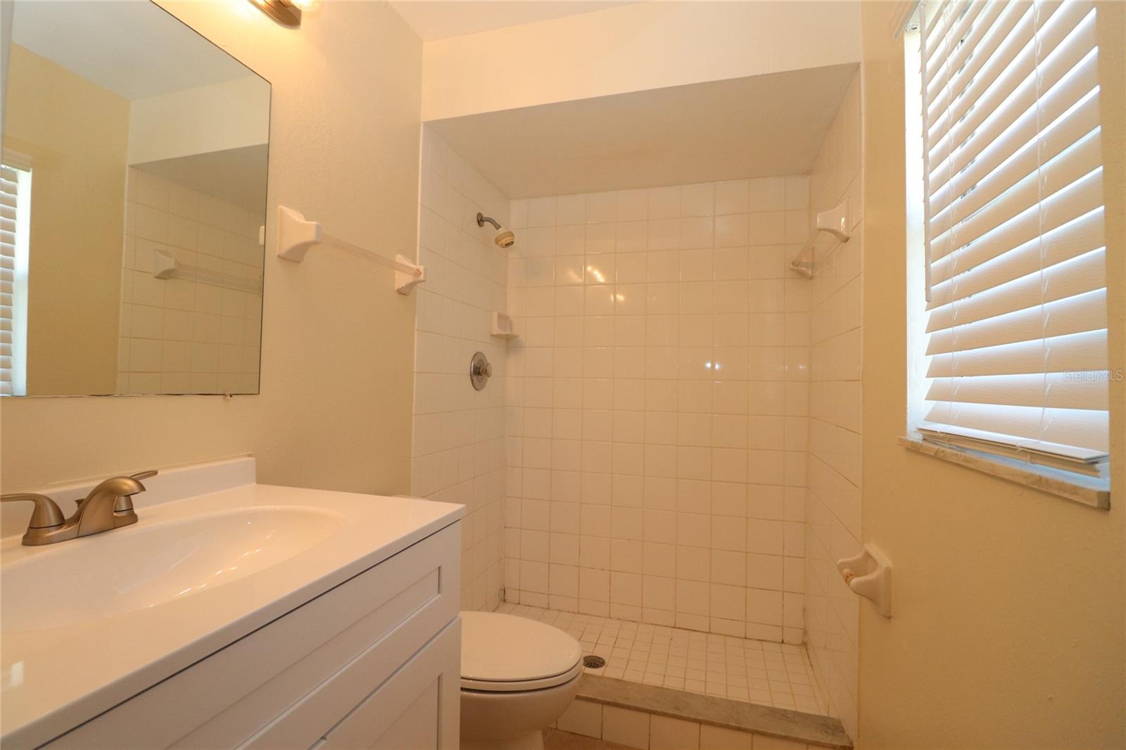 BONNIE BROOK - Residential Lease