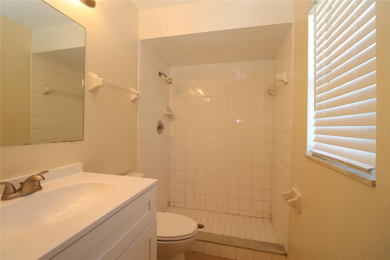 BONNIE BROOK - Residential Lease