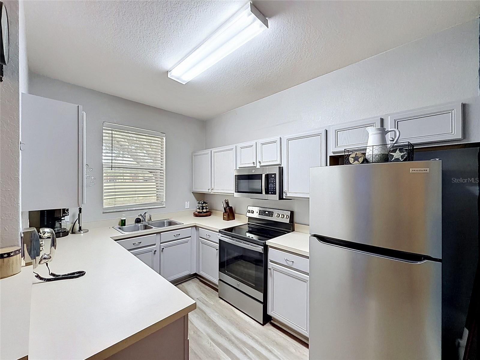 REGAL PALMS AT HIGHLAND RESERVE PH 04 - Residential