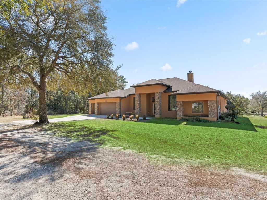 Photo of 11670 SE 6 Street, Williston, FL 32696 (MLS # OM718341)