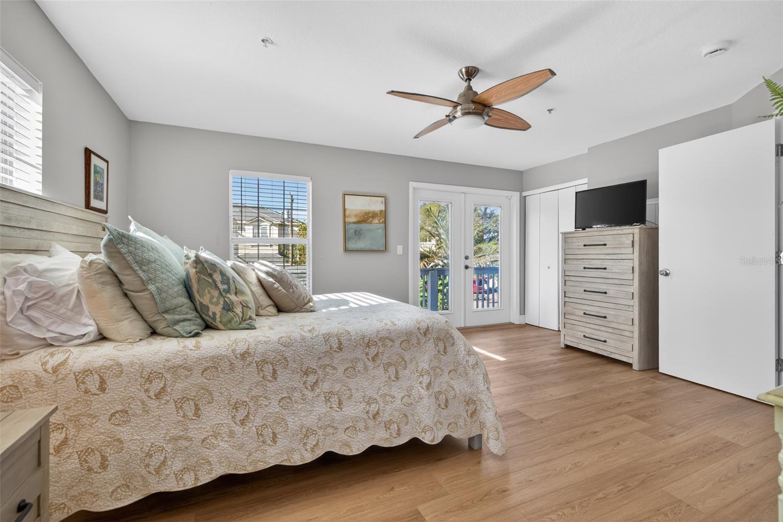 SHORE ACRES EDGEWATER SEC - Residential