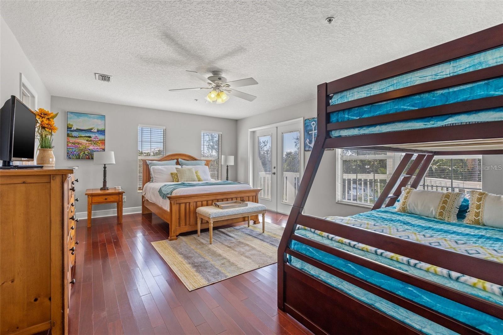 SHORE ACRES EDGEWATER SEC - Residential