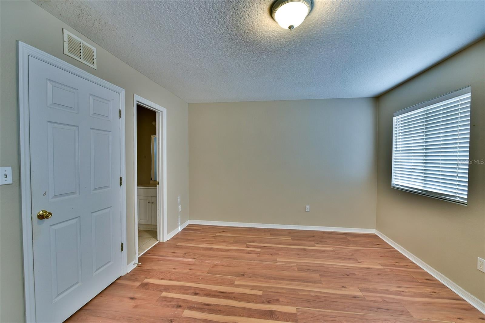 6705 MAGNOLIA POINTE CIRCLE
