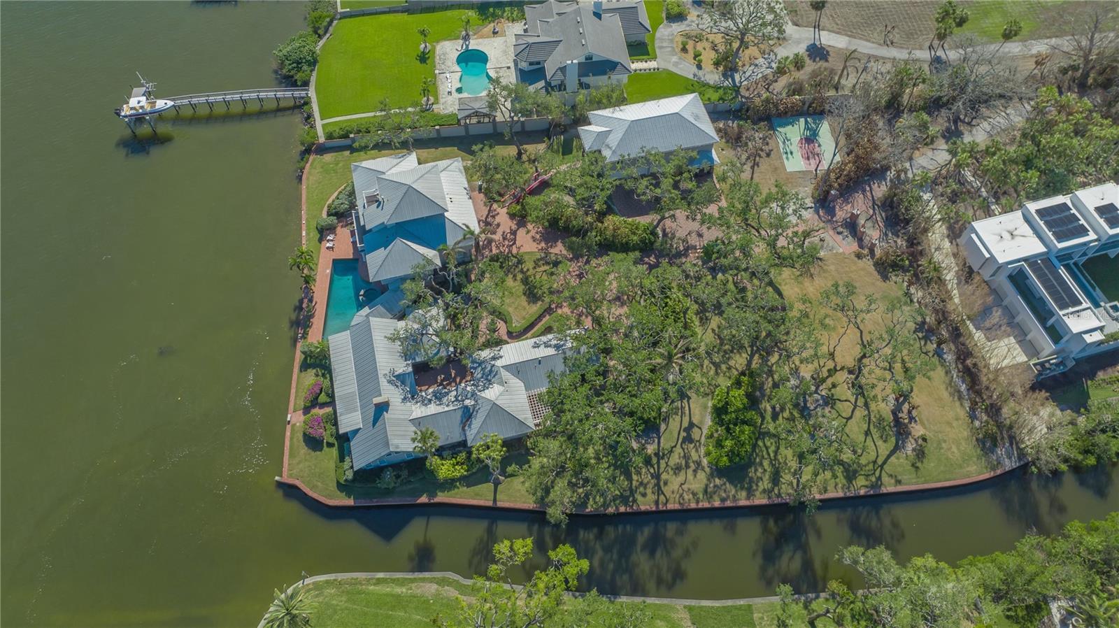 SANDERLING CLUB - Residential