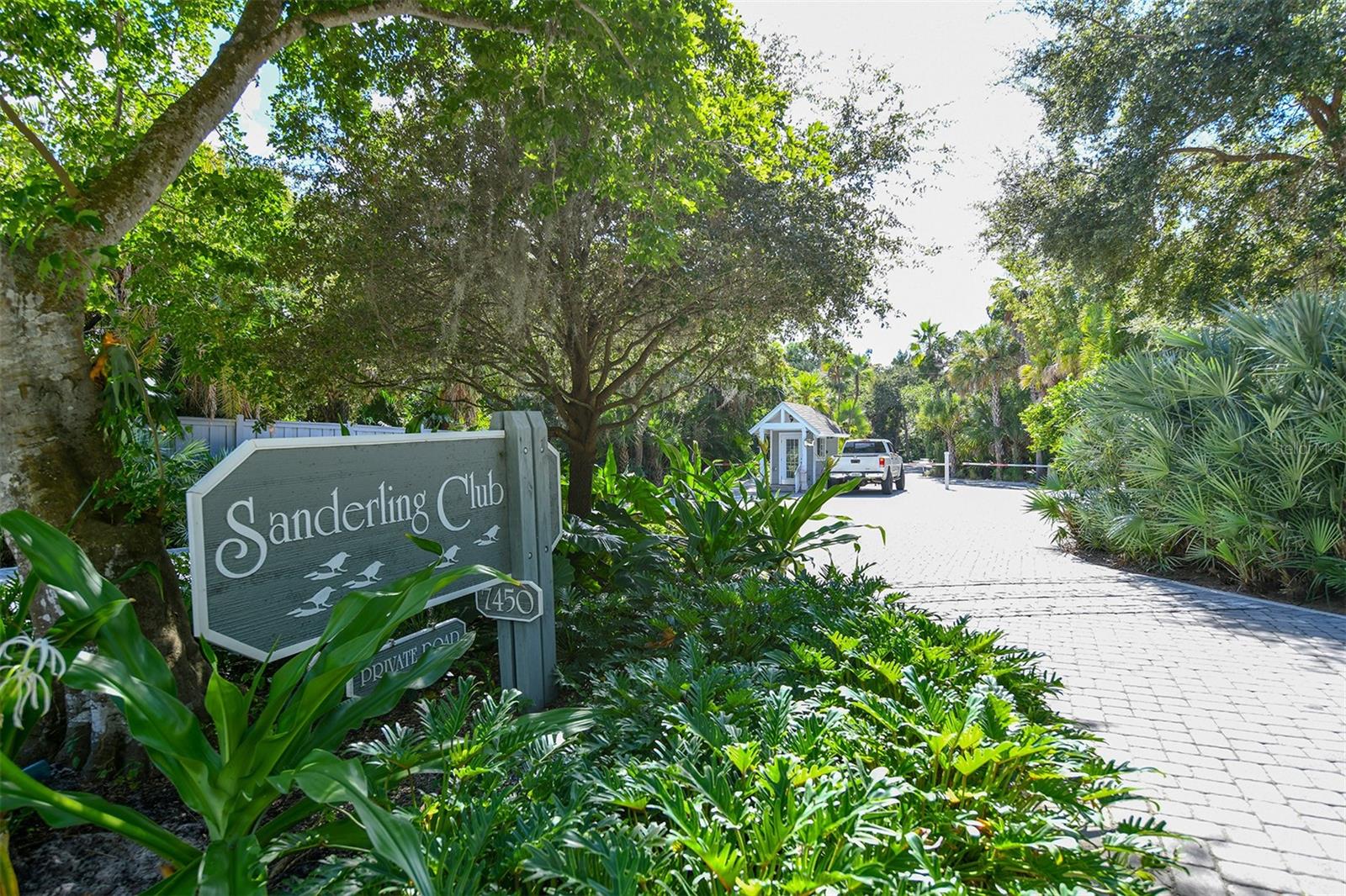 SANDERLING CLUB - Residential