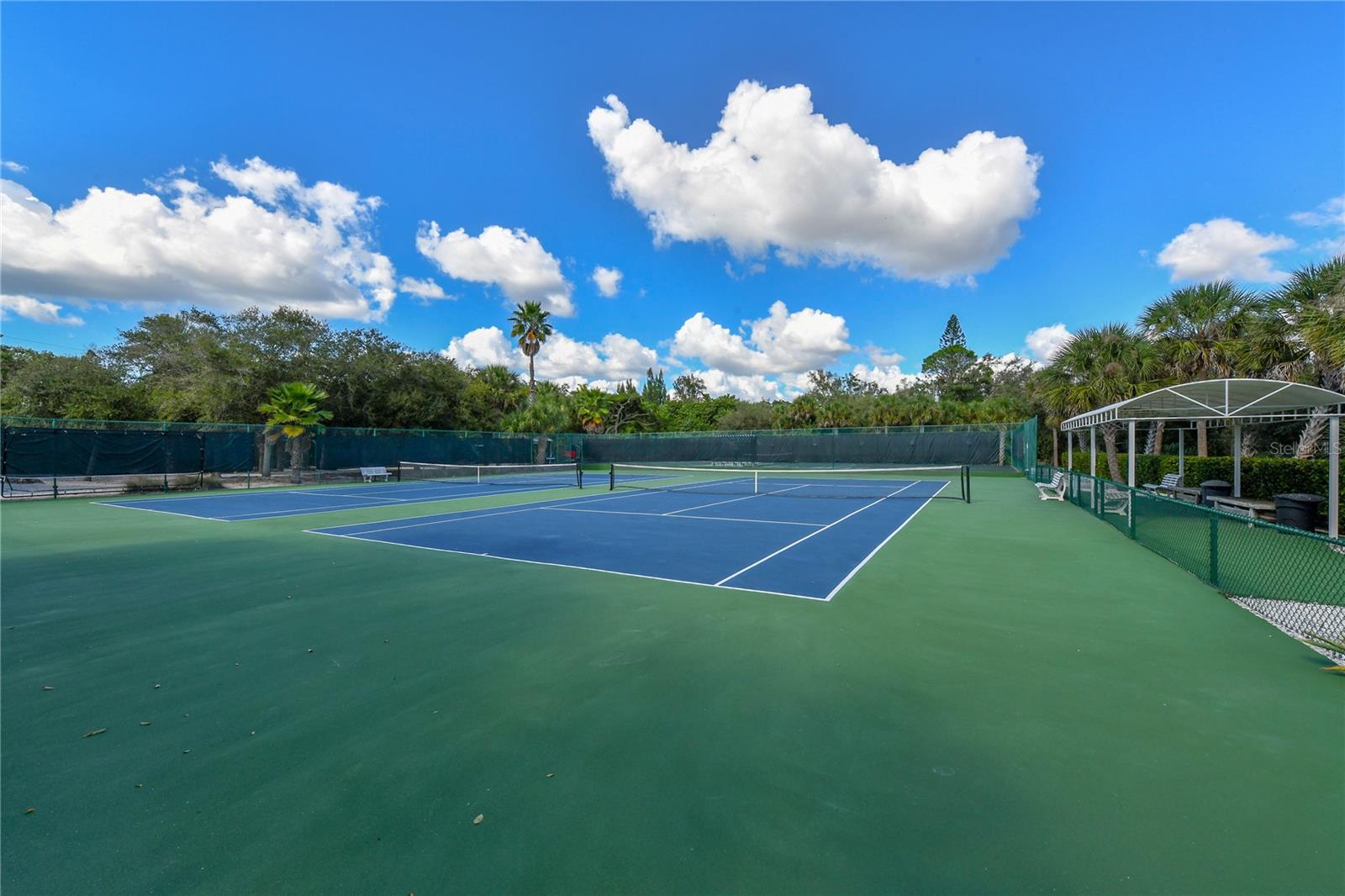 SANDERLING CLUB - Residential