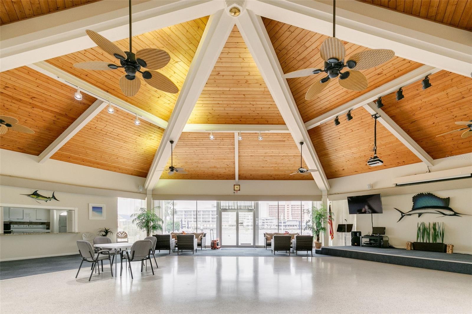 IMPERIAL POINT CONDO - Residential