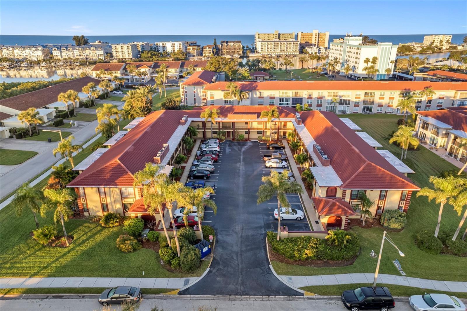 IMPERIAL POINT CONDO - Residential