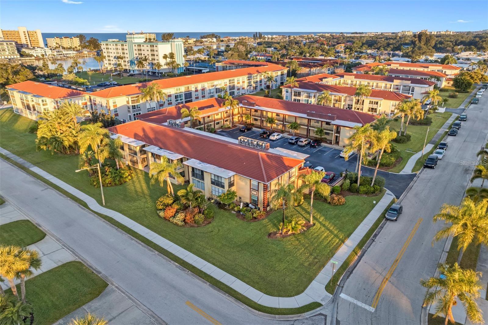 IMPERIAL POINT CONDO - Residential