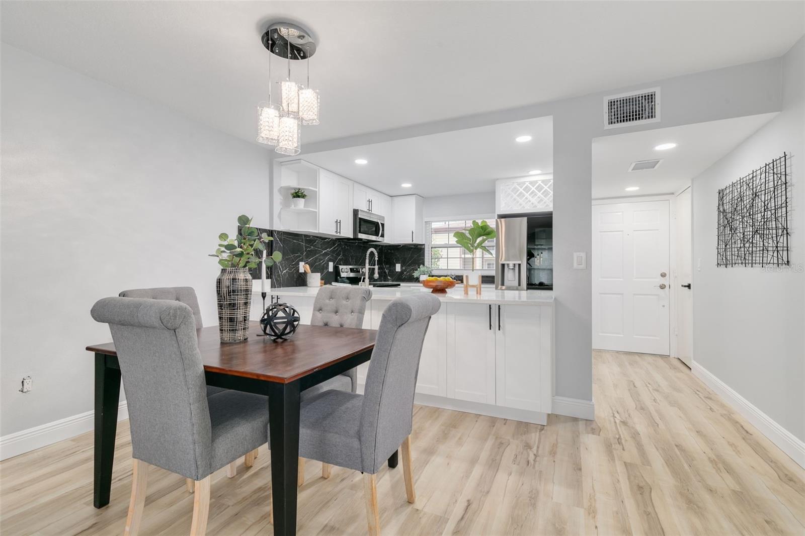 IMPERIAL POINT CONDO - Residential