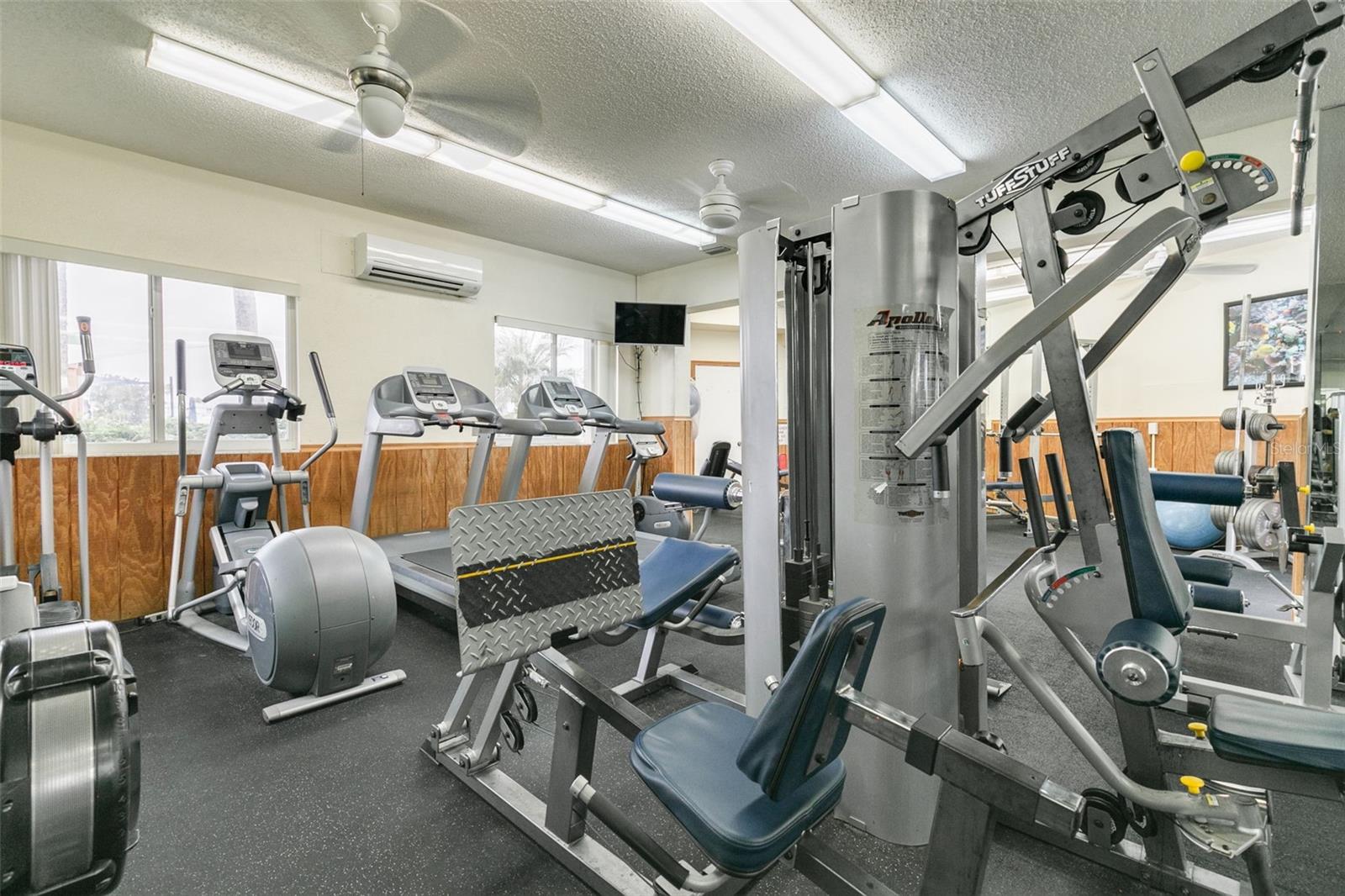 IMPERIAL POINT CONDO - Residential