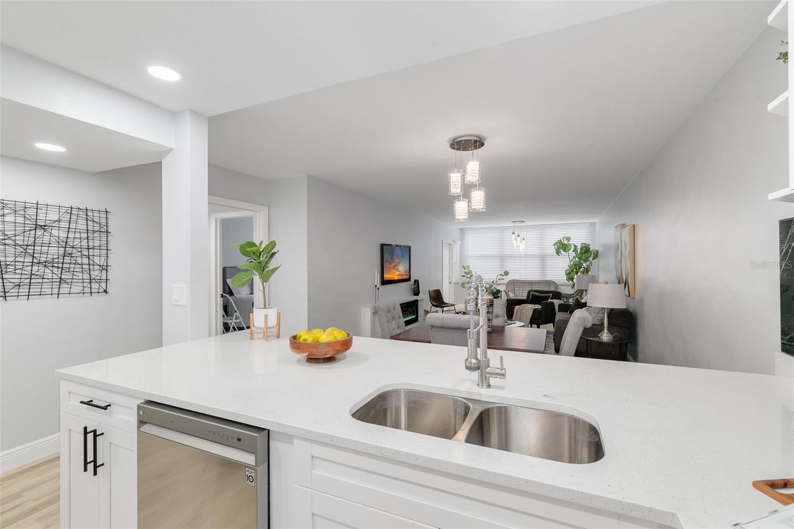 IMPERIAL POINT CONDO - Residential