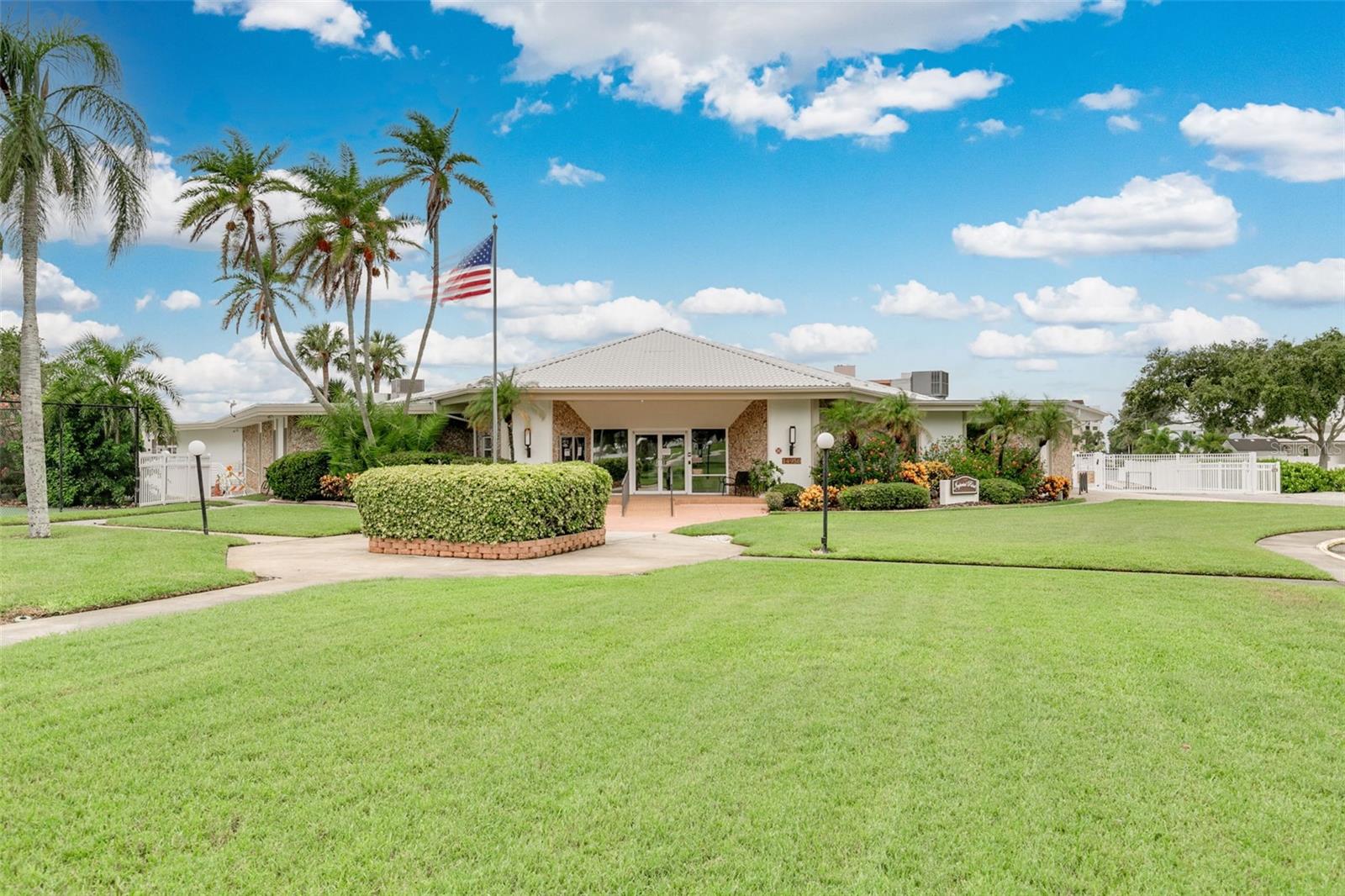 IMPERIAL POINT CONDO - Residential