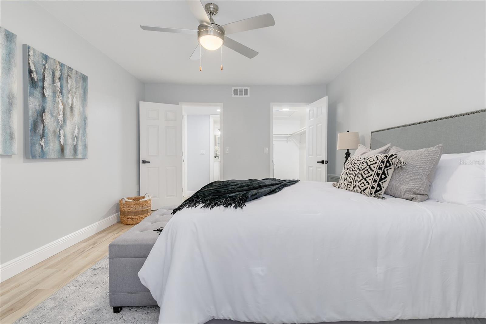 IMPERIAL POINT CONDO - Residential