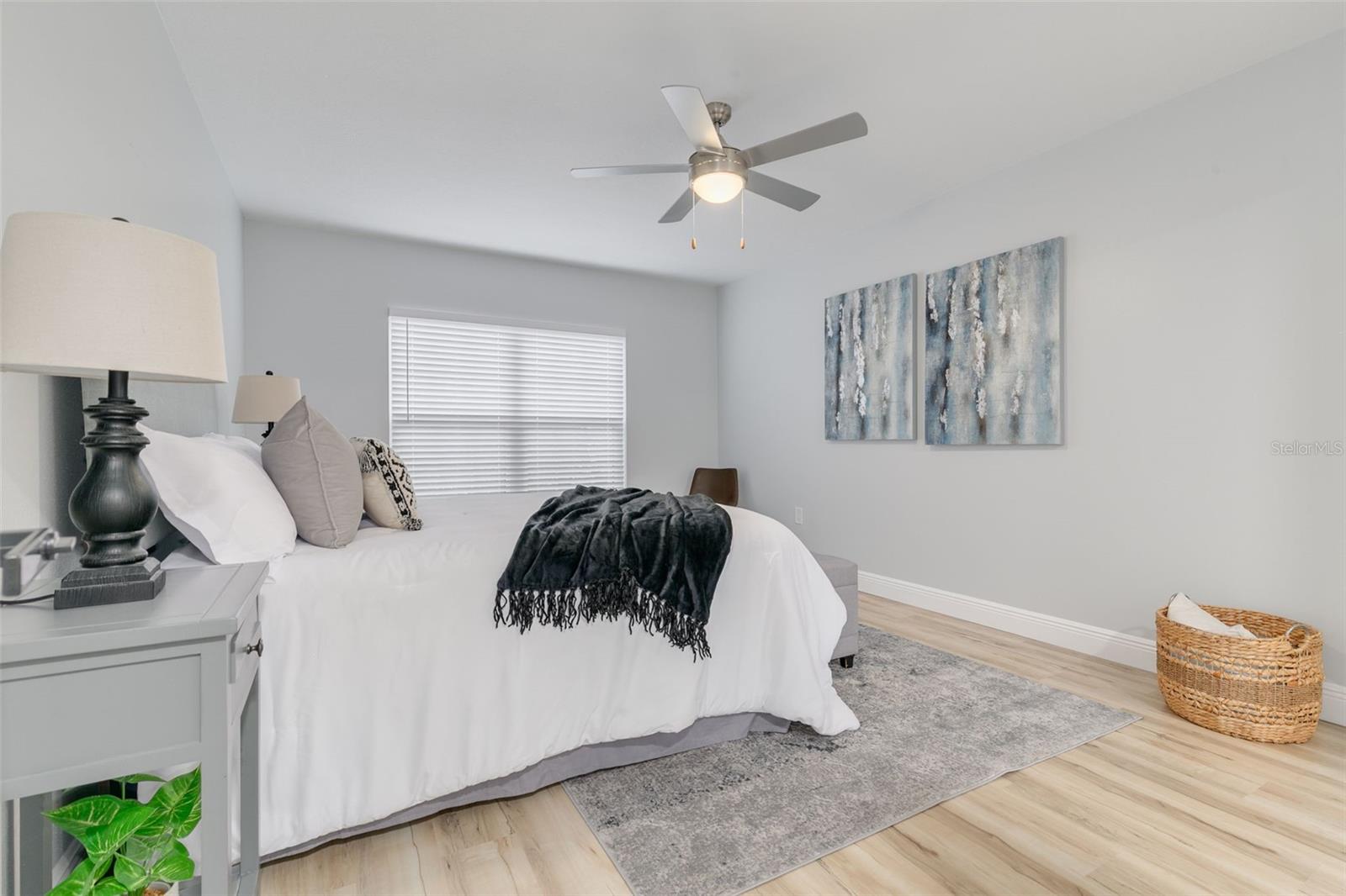 IMPERIAL POINT CONDO - Residential