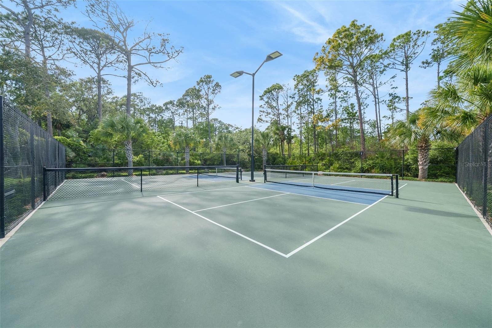 FAIRWAYS EDGE/GRAND HAVEN - Residential