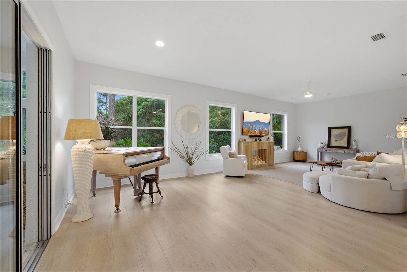 FAIRWAYS EDGE/GRAND HAVEN - Residential