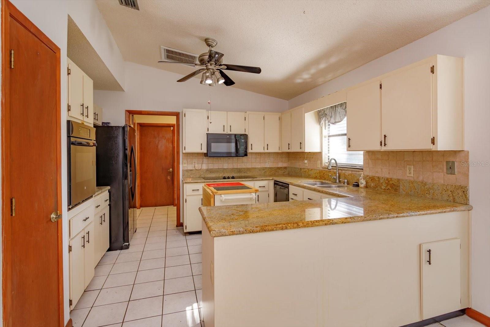 SHADOW LAKE WOODS - Residential