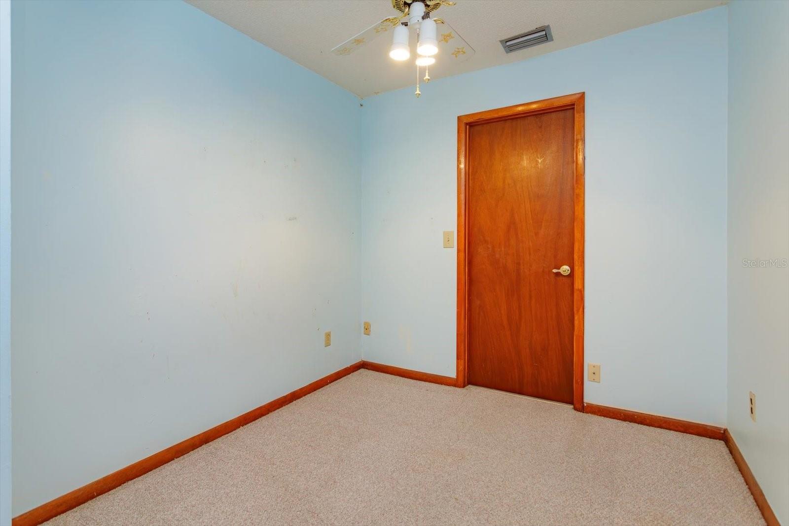 SHADOW LAKE WOODS - Residential