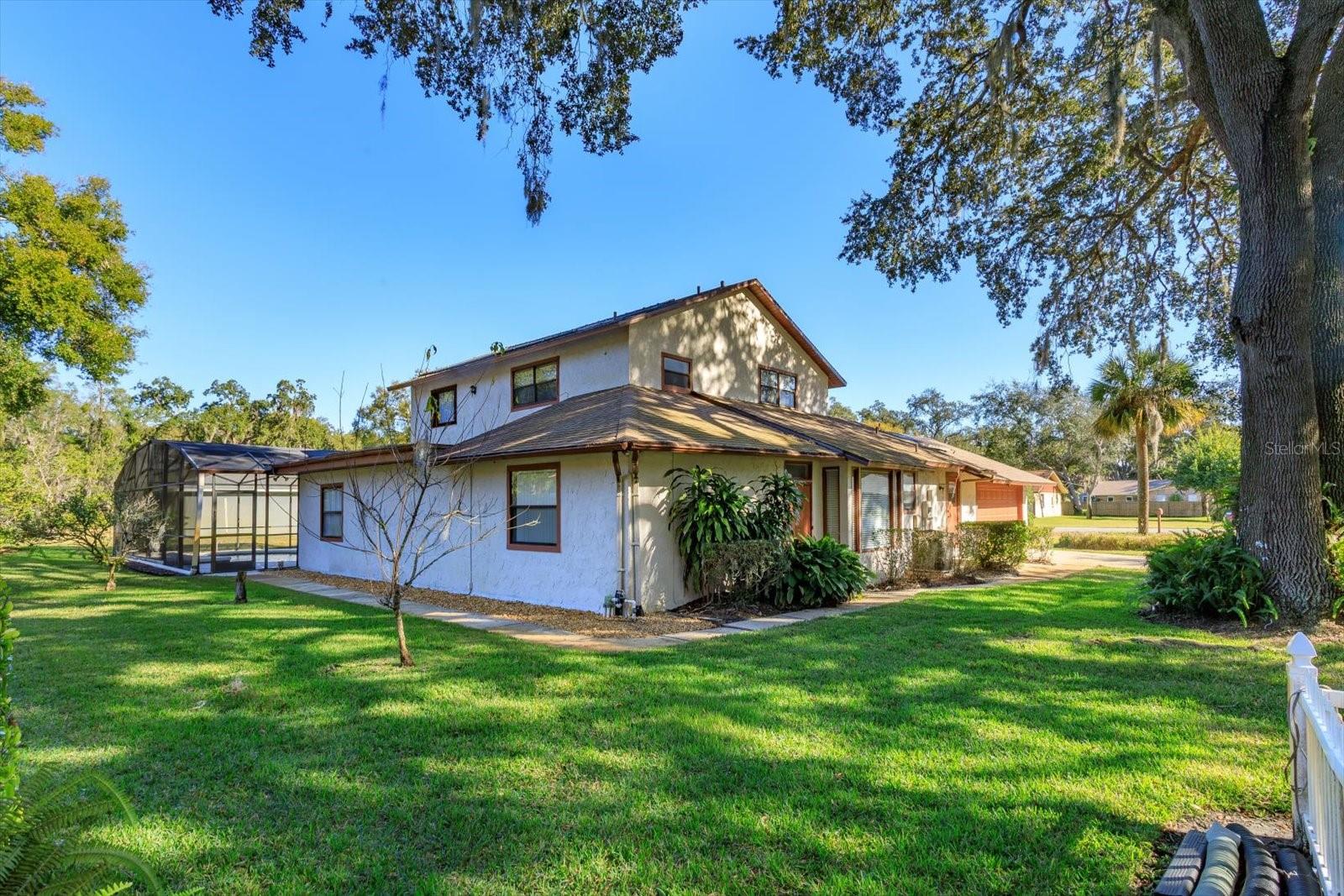 SHADOW LAKE WOODS - Residential