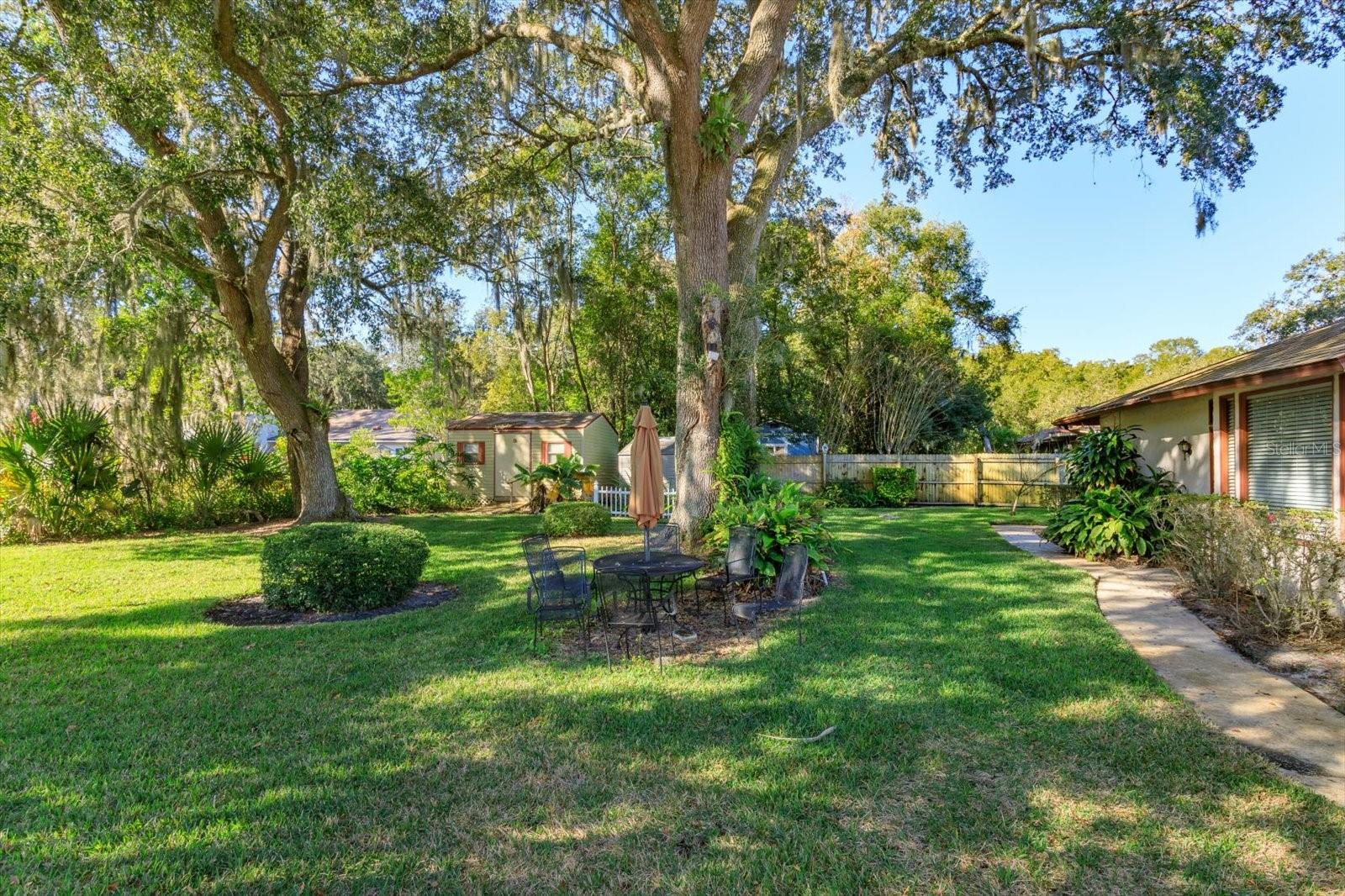 SHADOW LAKE WOODS - Residential