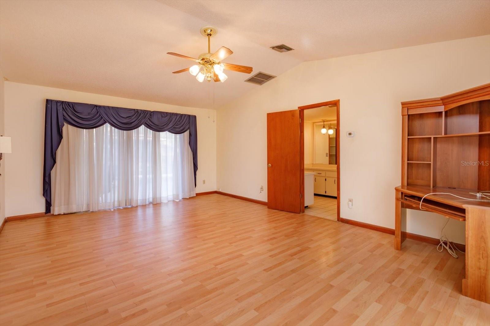 SHADOW LAKE WOODS - Residential