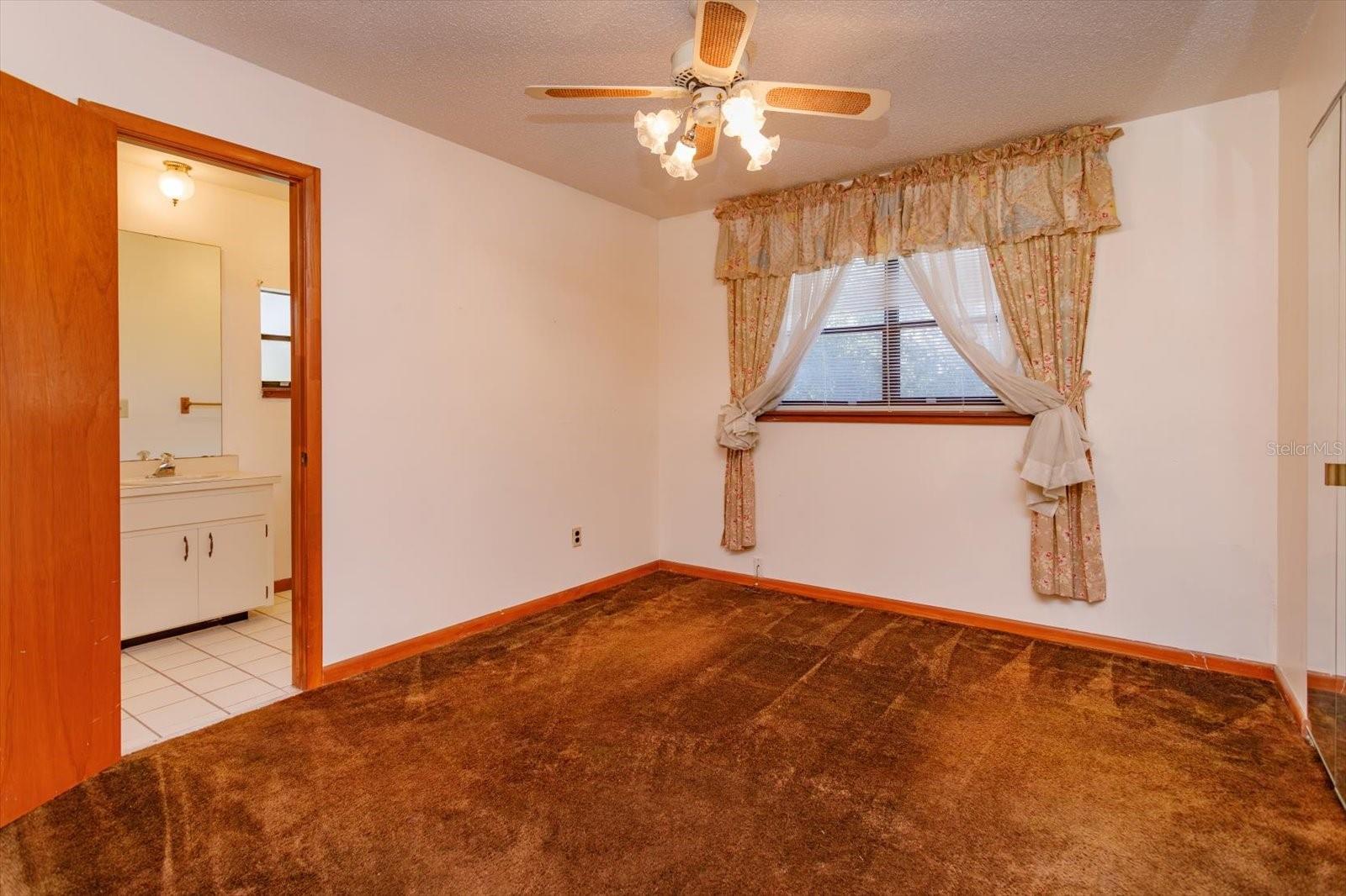 SHADOW LAKE WOODS - Residential