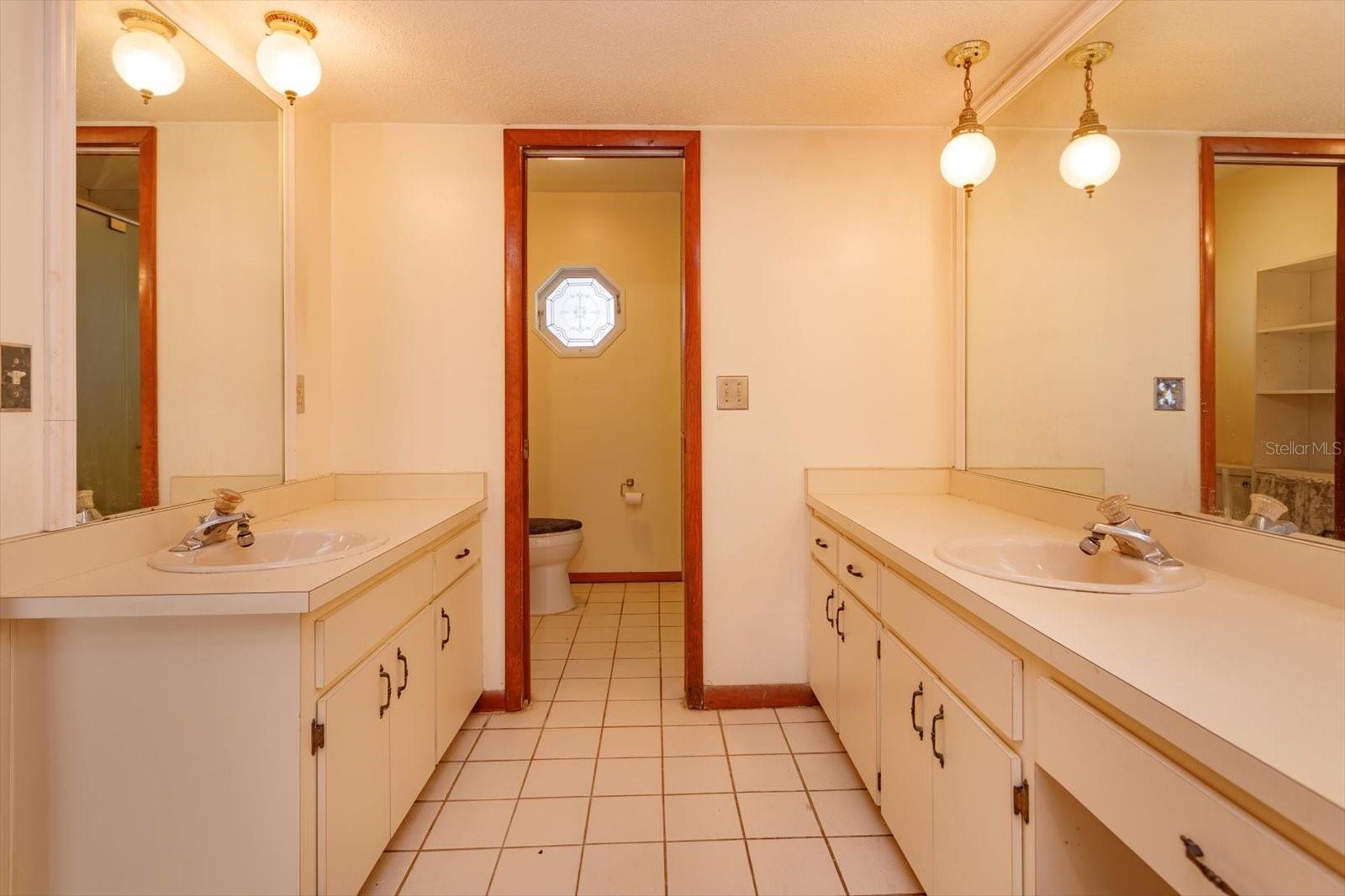 SHADOW LAKE WOODS - Residential