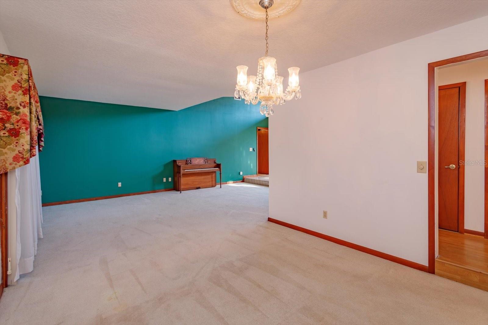 SHADOW LAKE WOODS - Residential