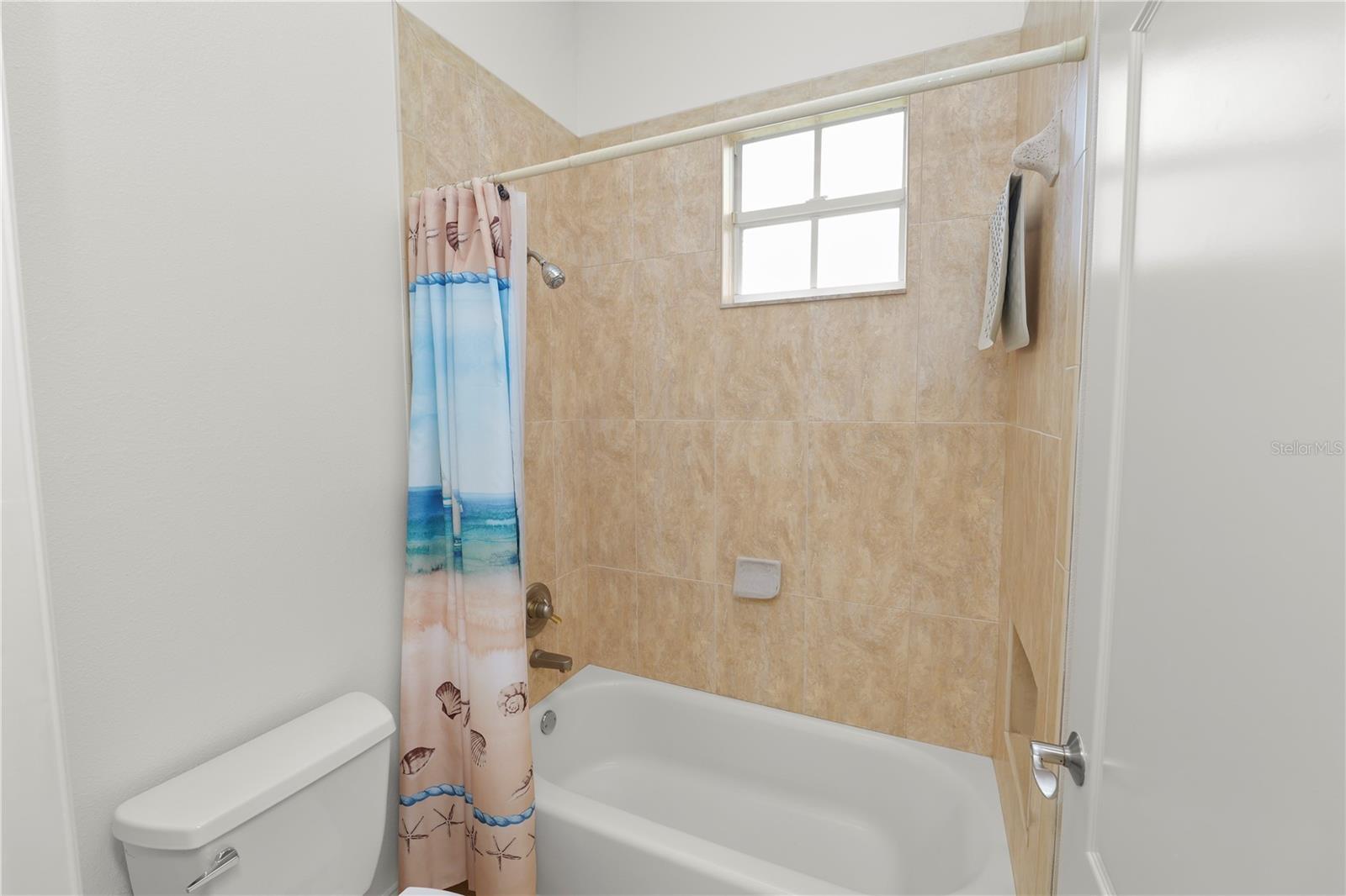 AMANDA OAKS - Residential
