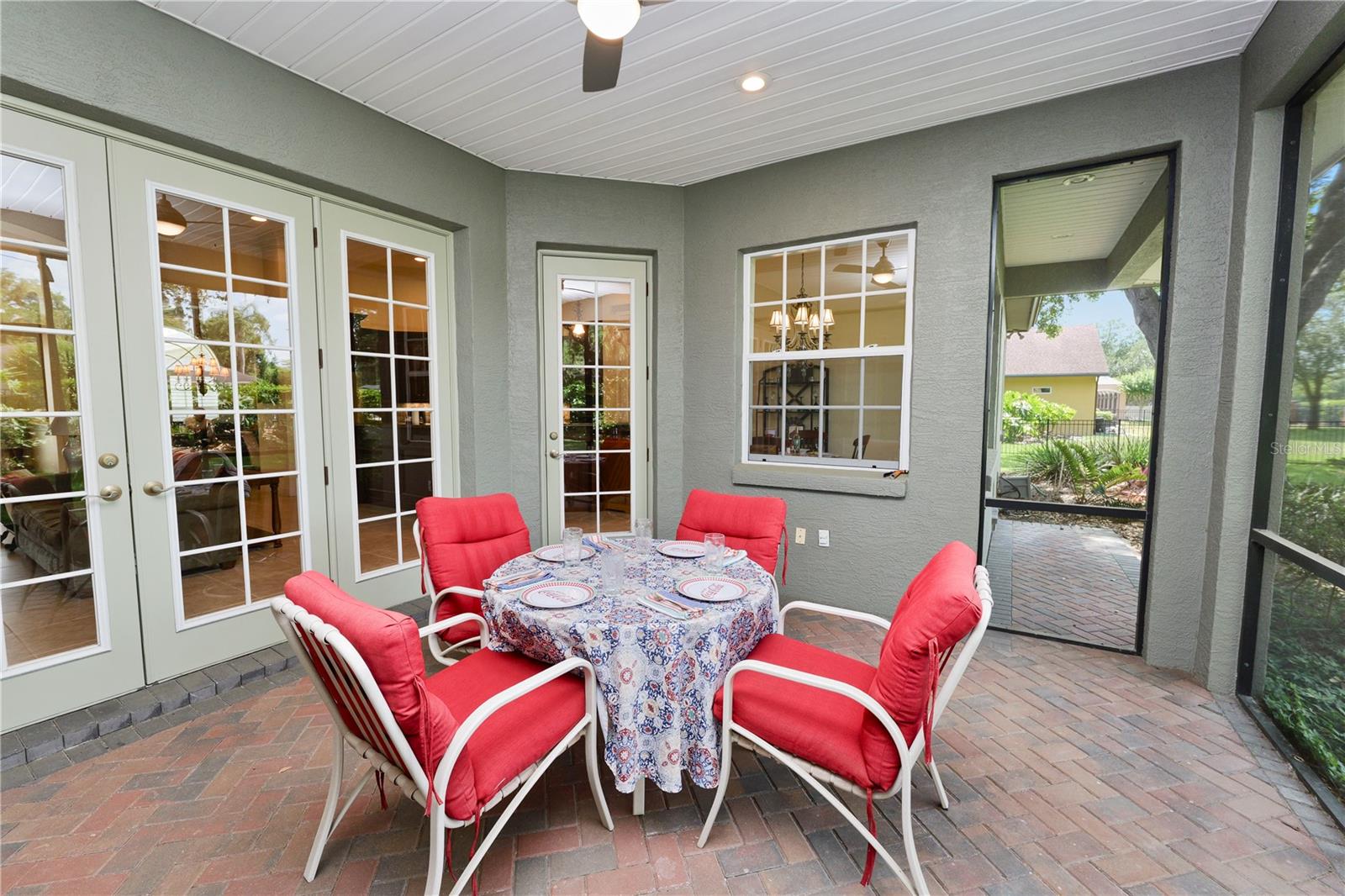 AMANDA OAKS - Residential