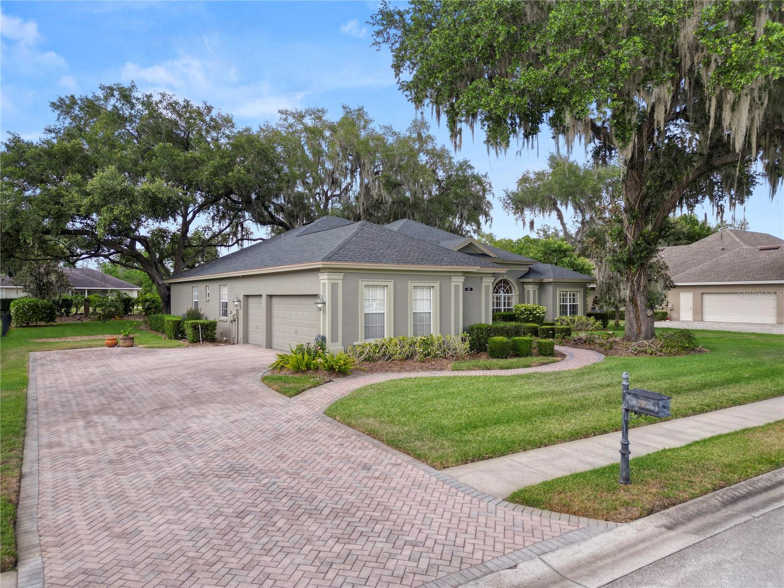 AMANDA OAKS - Residential