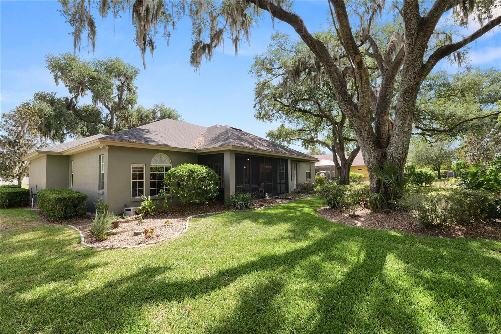 AMANDA OAKS - Residential