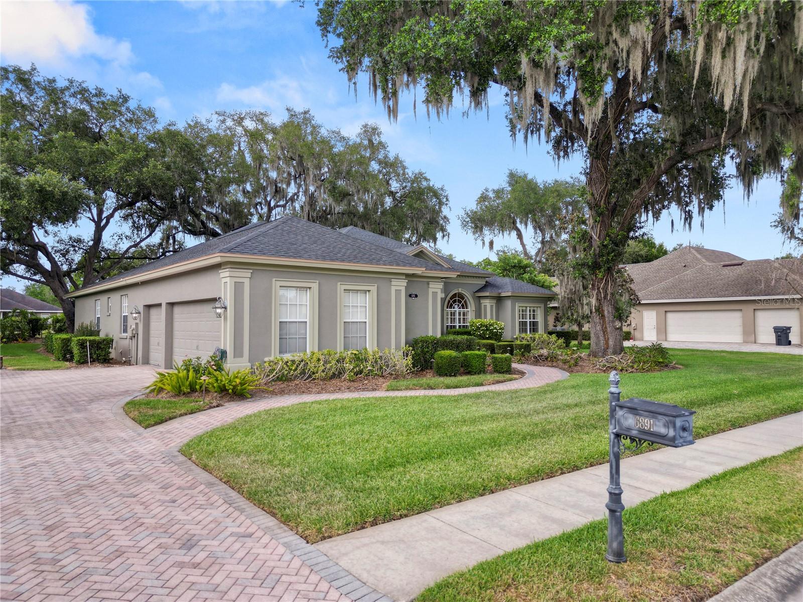AMANDA OAKS - Residential