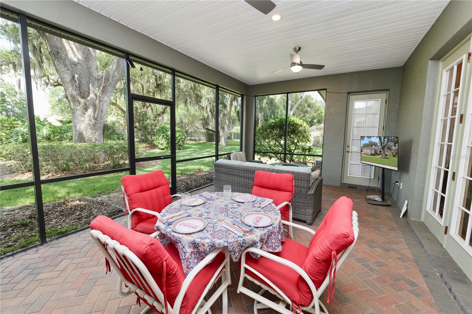 AMANDA OAKS - Residential