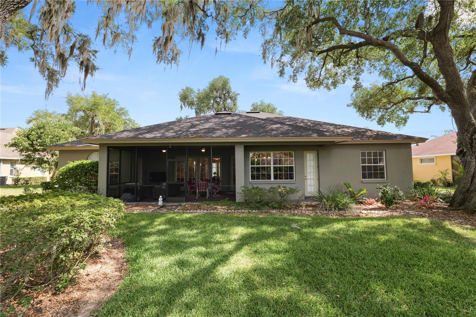 AMANDA OAKS - Residential