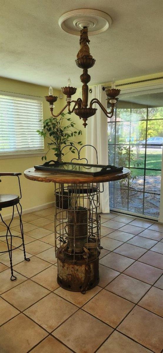 THE WHITE RESUB IN THE EARL COURT - Residential