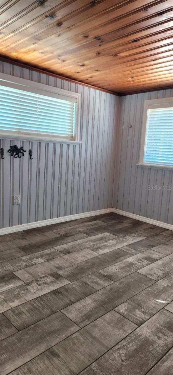 THE WHITE RESUB IN THE EARL COURT - Residential