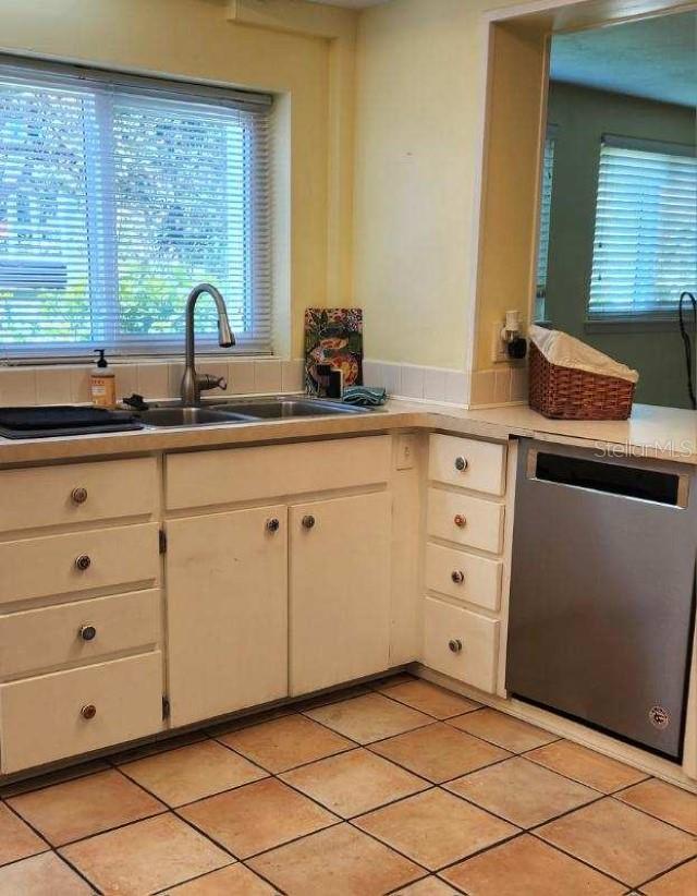 THE WHITE RESUB IN THE EARL COURT - Residential