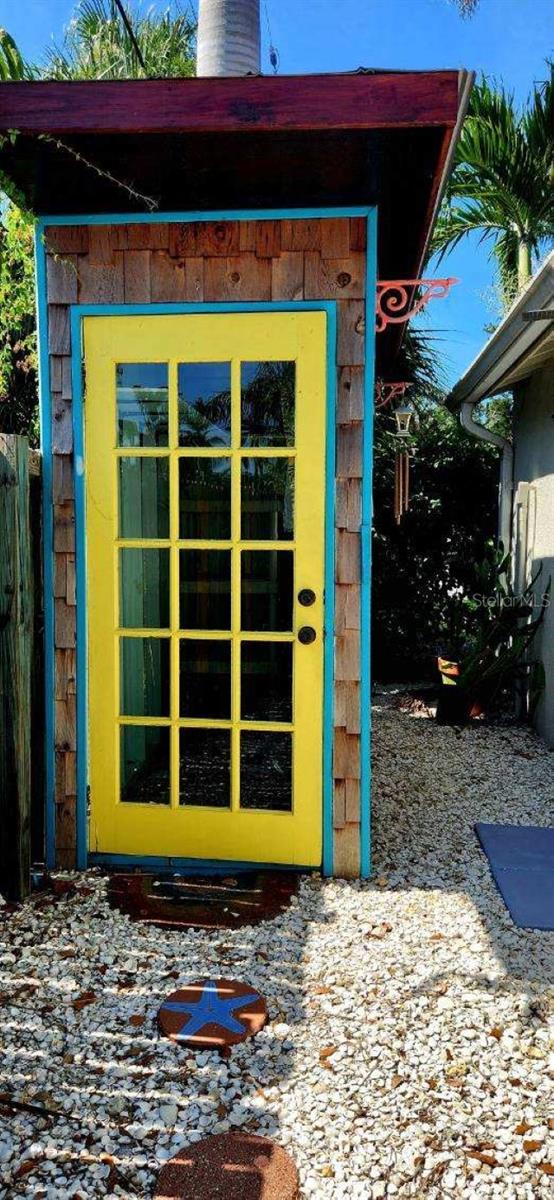 THE WHITE RESUB IN THE EARL COURT - Residential