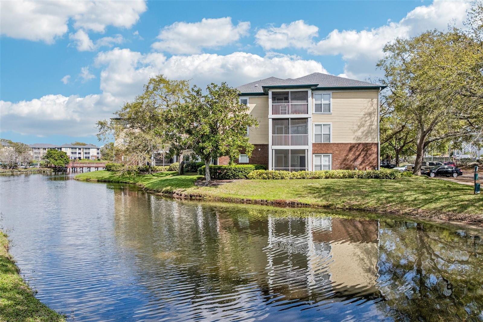 THE LANDINGS OF TAMPA A CONDOM - Residential
